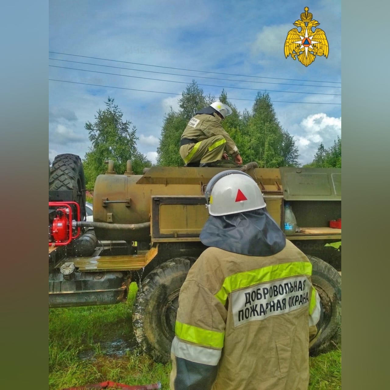 Смоленских добровольцев за неделю 3 раза привлекли к тушению пожаров