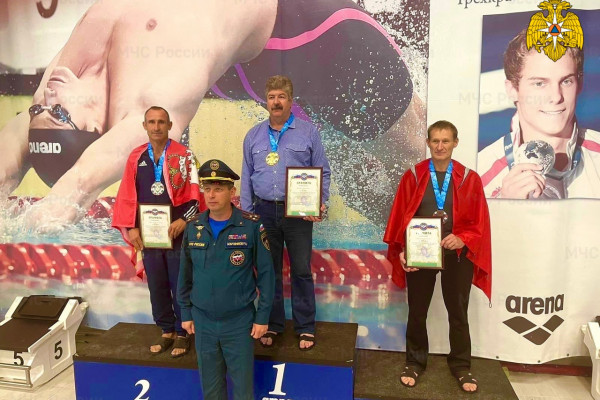 Смоленский пожарный представит ЦФО на Всероссийских соревнованиях по плаванию