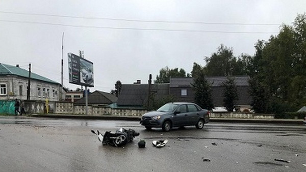 В Рославле в аварии пострадал водитель скутера