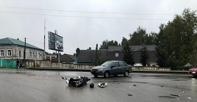 В Рославле в аварии пострадал водитель скутера
