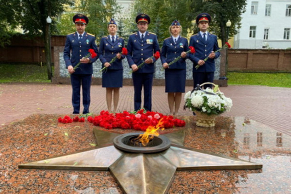 Офицеры регионального СУ СК России почтили память освободителей Смоленщины