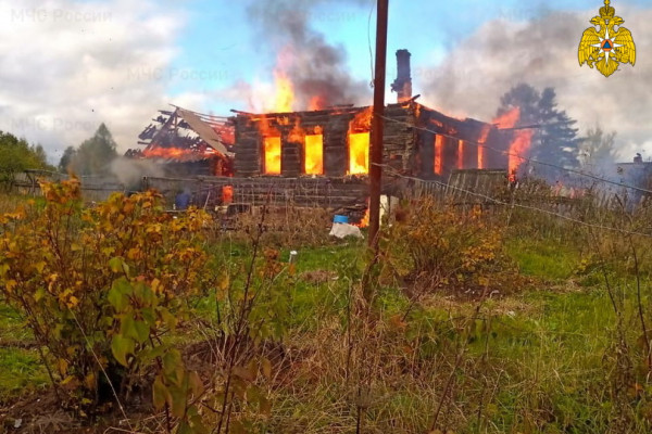 Глава сельского поселения в Холм-Жирковском районе спас хозяйку загоревшегося дома