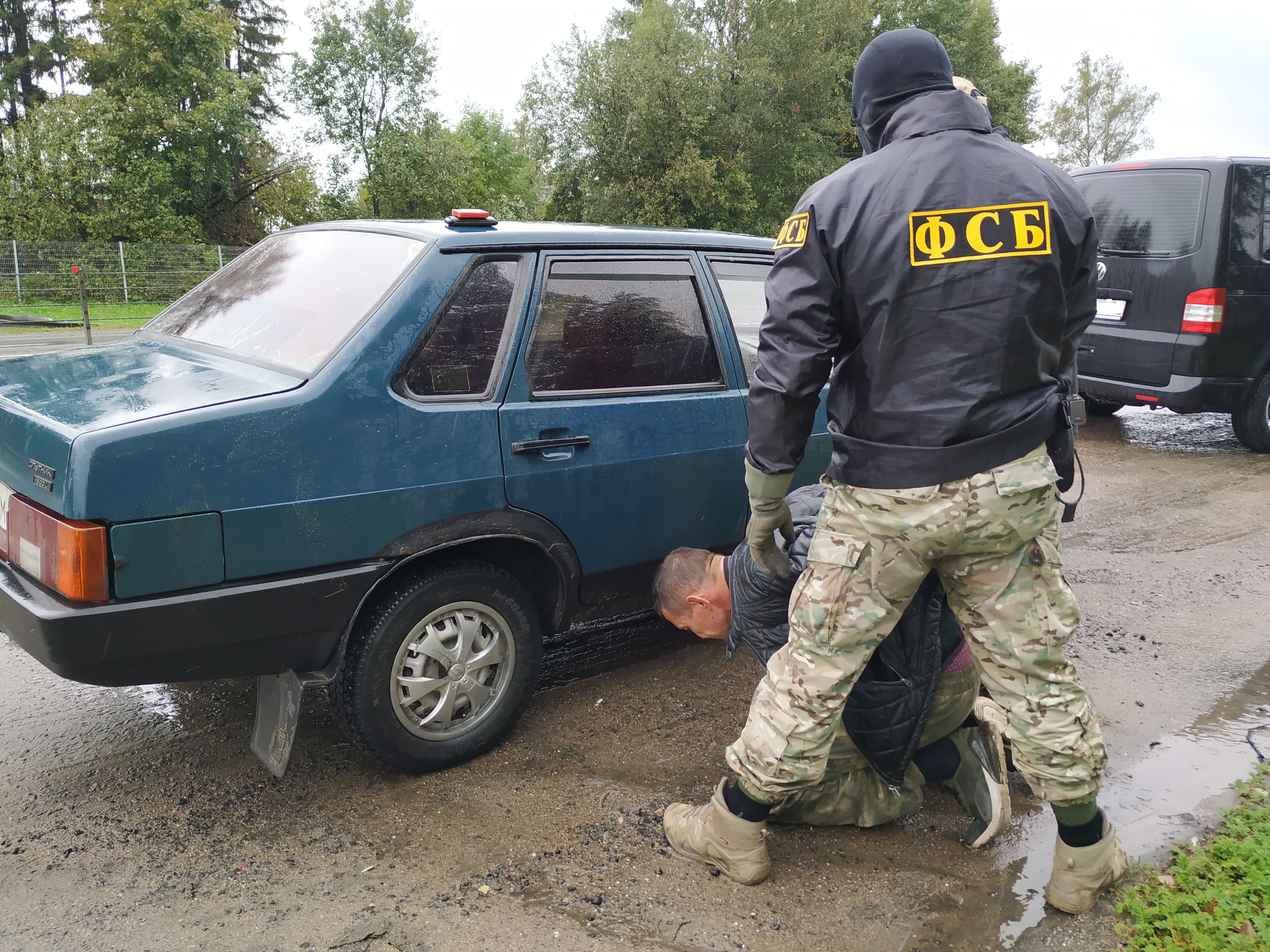 Управление ФСБ России по Смоленской области прокомментировало операцию по нелегальным оружейникам