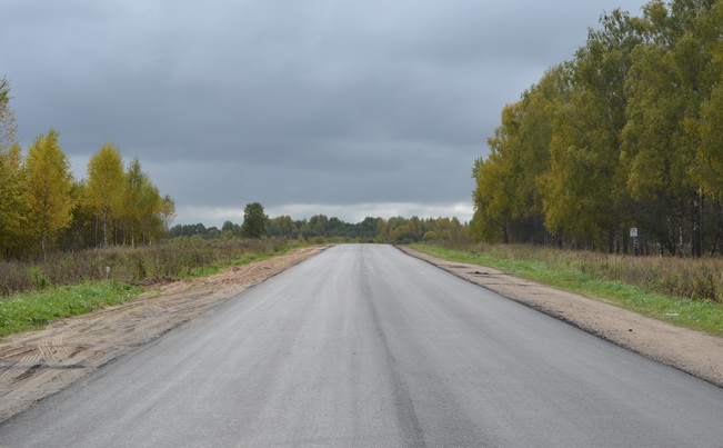 В Смоленской области ремонтируют дорогу Рославль-Ельня-Дорогобуж-Сафоново