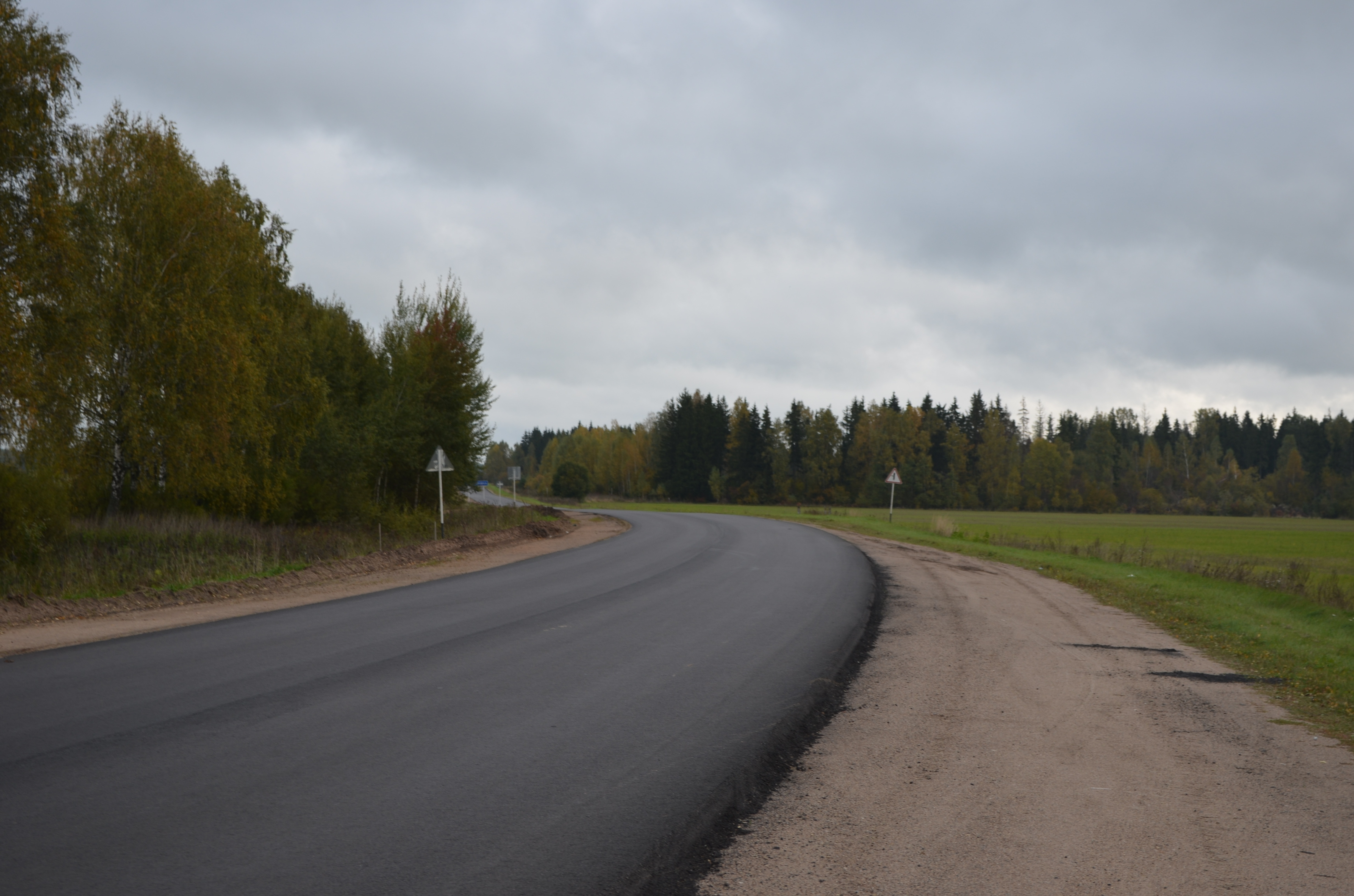 В Хиславичском районе завершается ремонт дороги по нацпроекту 