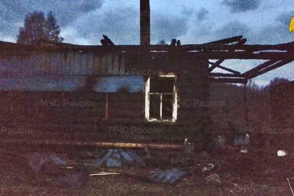 В Руднянском районе сгорел жилой дом