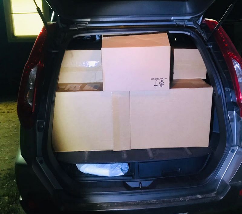 Смоленские пограничники задержали машину с 20 коробками нелегальных сигарет