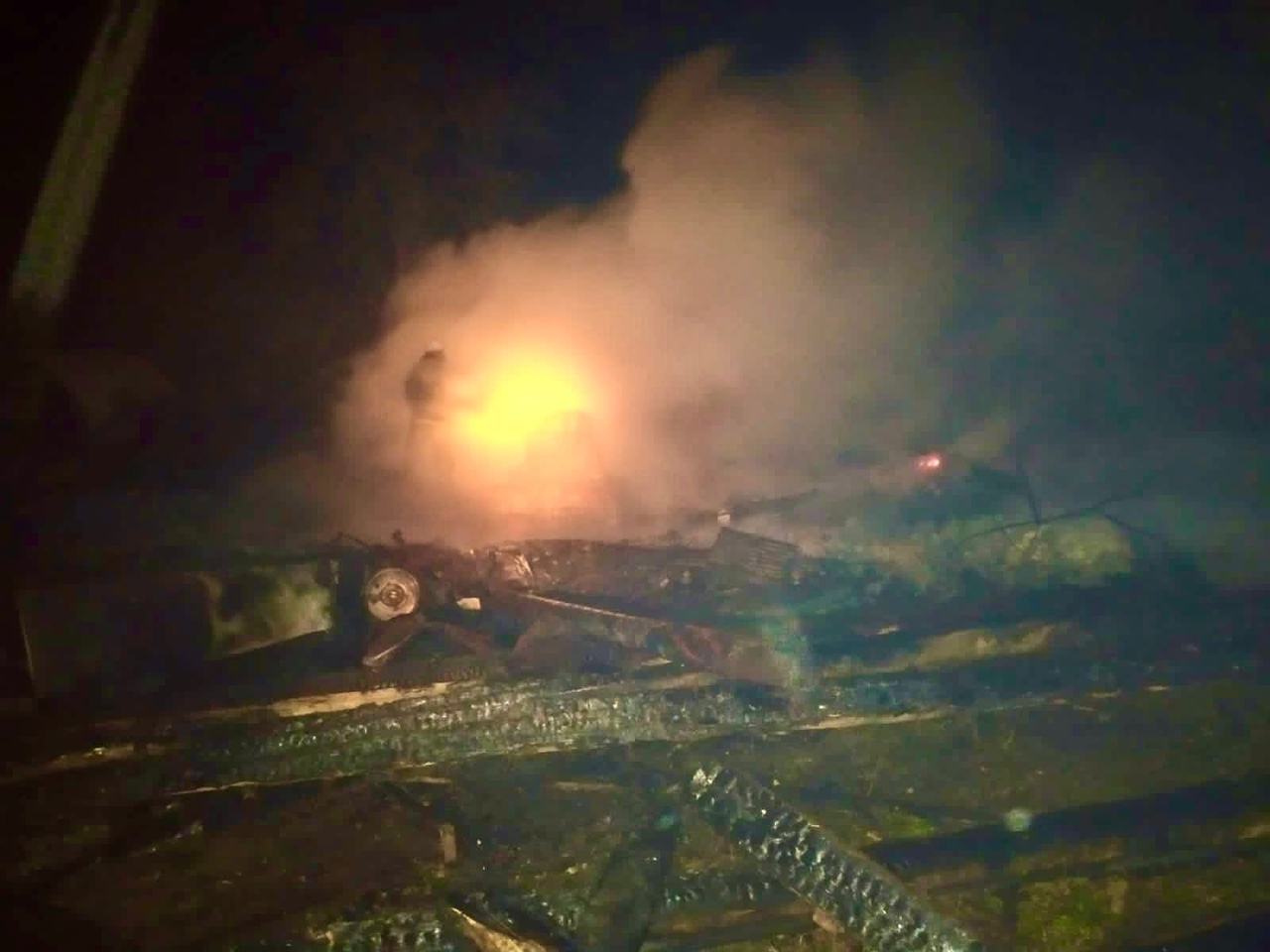 В Ярцевском районе при пожаре в заброшенном доме погиб мужчина  