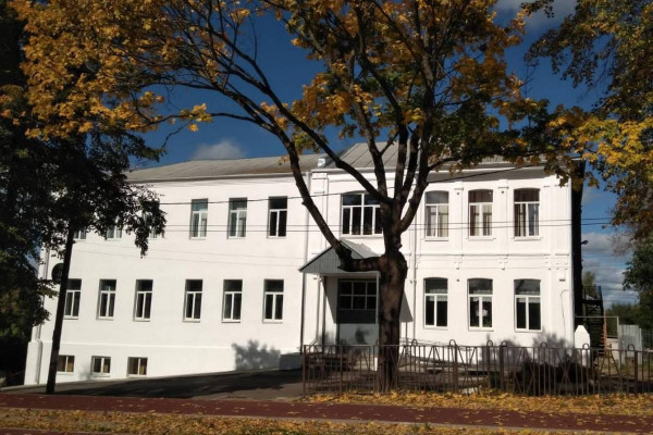 В Дорогобуже завершили ремонт фасада старинной школы №1