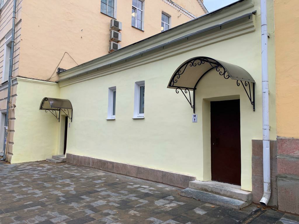 В центре Смоленска отремонтировали общественный туалет