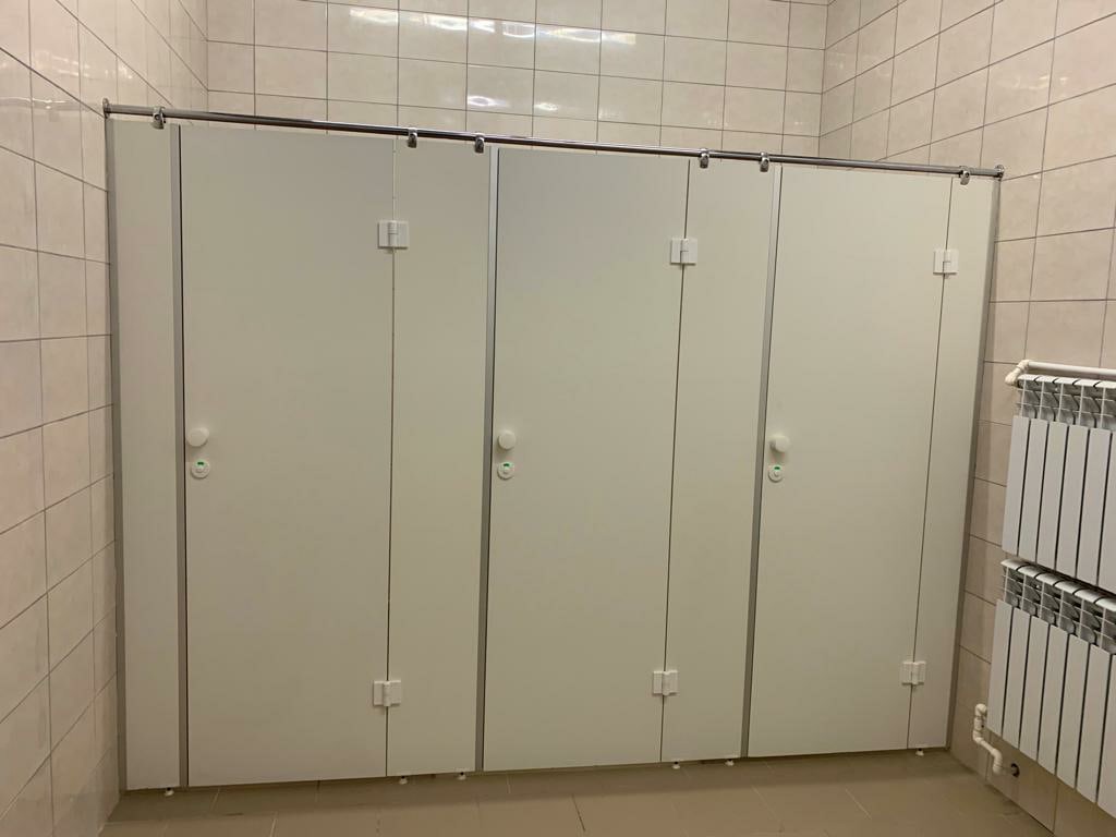 Туалет б у авито. Общий туалет в Смоленске. Смоленск ремонт Титан фото.