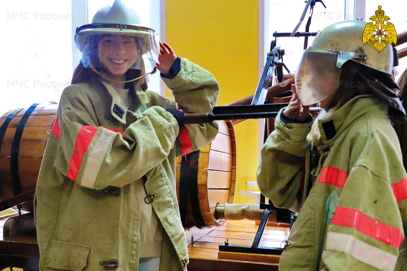 В Смоленске школьникам рассказали об истории становления пожарного дела