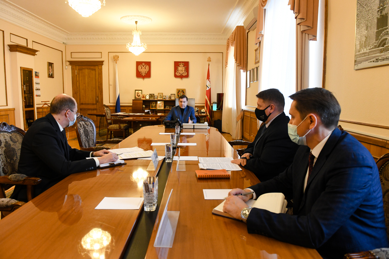 Губернатор провел рабочую встречу с руководителем отделения Посольства Республики Беларусь в Смоленске