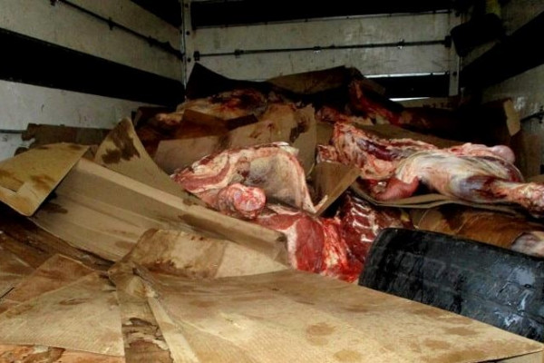 В Смоленской области пресекли ввоз 1,5 тонны мяса неизвестного происхождения