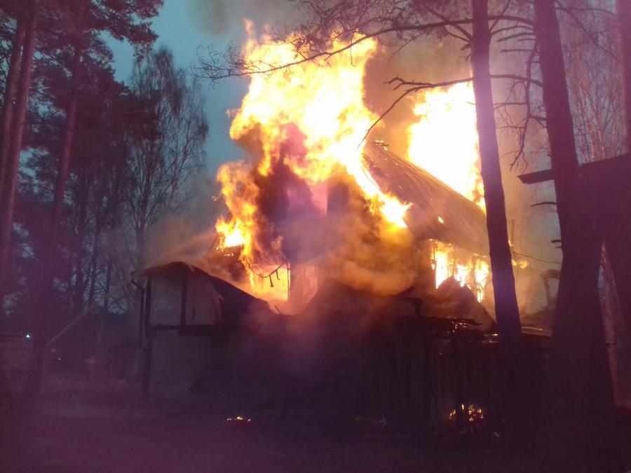 В Угранском районе дотла сгорел жилой дом
