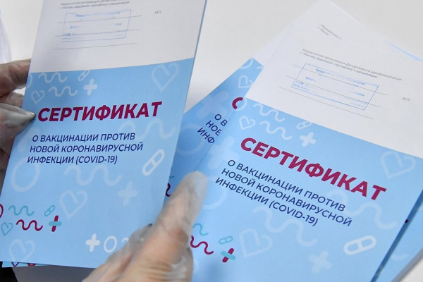 Алексей Островский рассказал смолянам о новом «вакцинном паспорте»