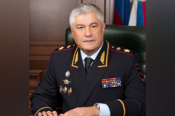 Владимир Колокольцев вручил награды за спасение погибавших 30 полицейским