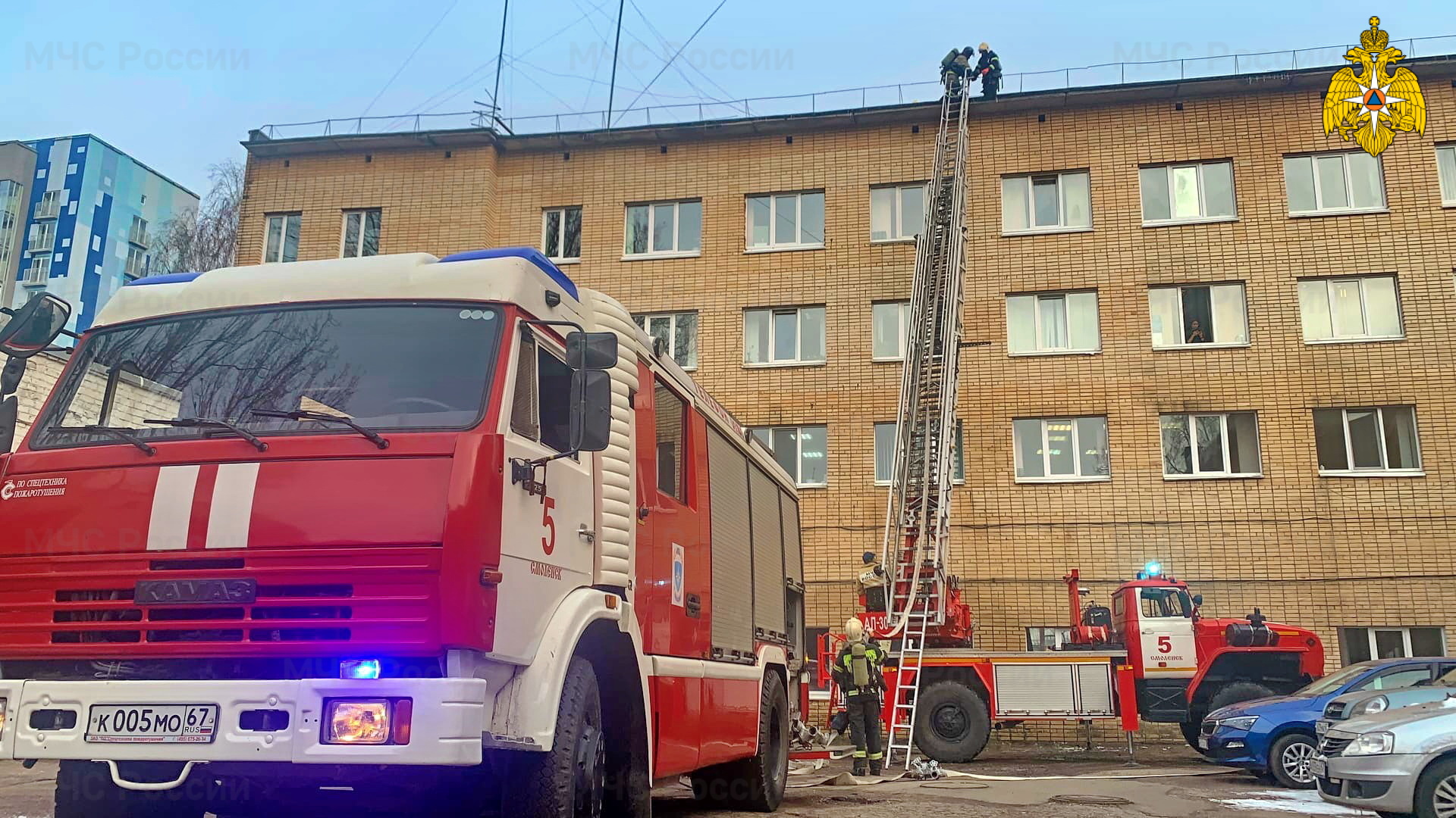 В Смоленске спасатели успешно ликвидировали условный пожар
