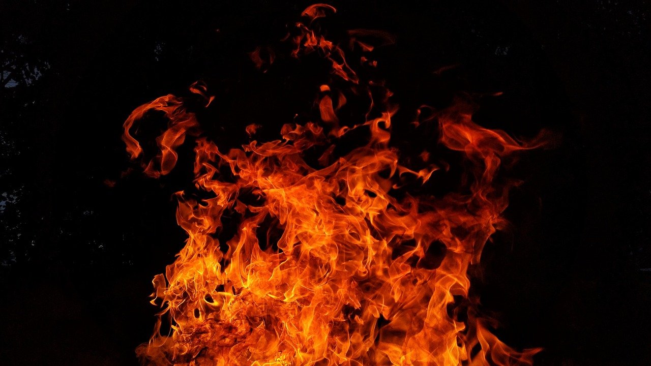 В Кардымовском районе при пожаре погибла женщина