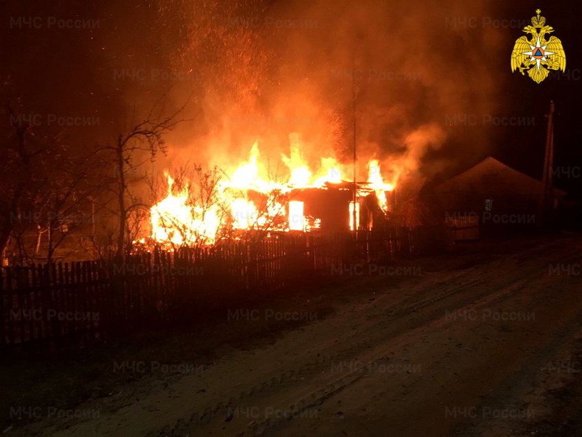 Стали известны подробности пожара в Рославльском районе в деревне Васьково