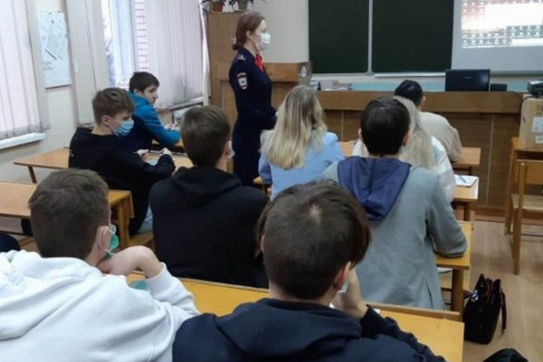 В Смоленске студентам рассказали о вреде наркотиков