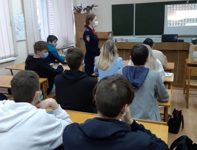 В Смоленске студентам рассказали о вреде наркотиков