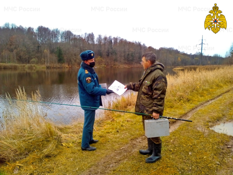 Инспекторы ГИМС провели рейды на водоемах Краснинского и Угранского районов