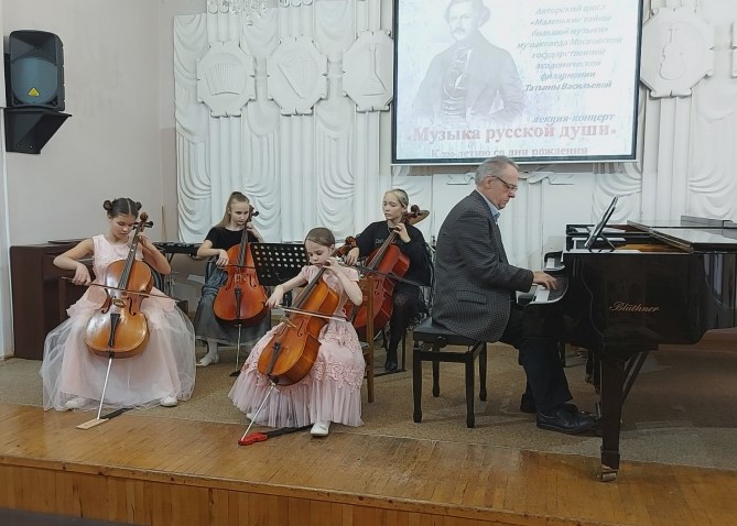 В Смоленске продолжается программа музыкального просветительства