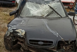 В Рославле угнанный автомобиль нашли поврежденным в 800 метрах от места угона