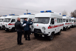 16 новых автомобилей скорой помощи получили больницы Смоленской области