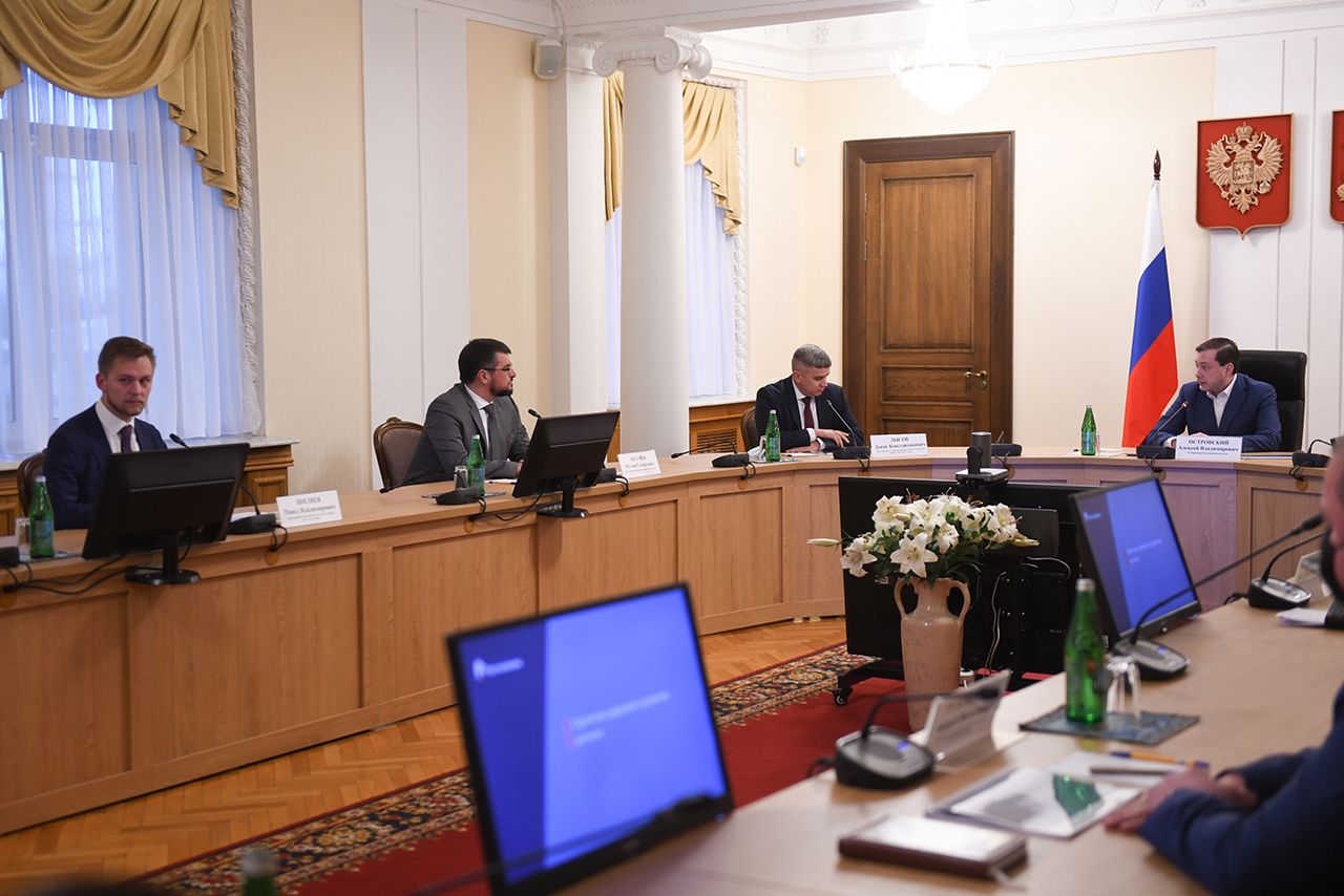 Алексей Островский провел рабочую встречу с представителями компании «Ростелеком»