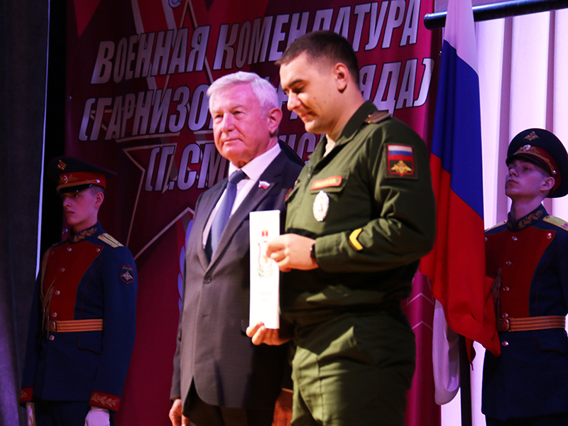 Николай Мартынов поздравил сотрудников военной полиции с 10-летием службы