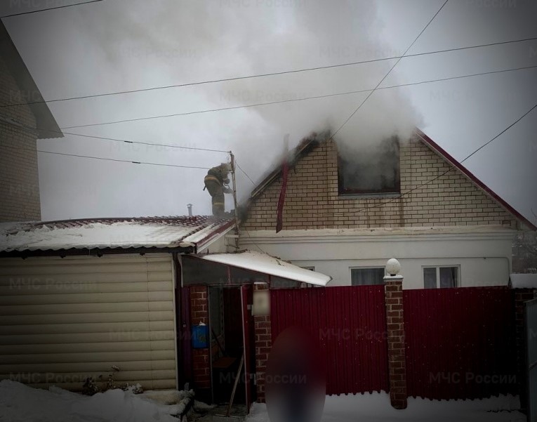 Жилой дом и гараж горели в Смоленске