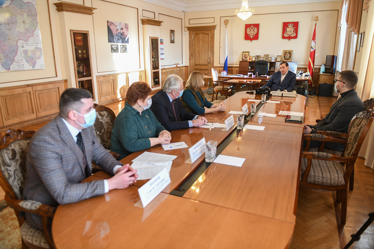 Алексей Островский провел рабочую встречу с активистами смоленского отделения ОНФ