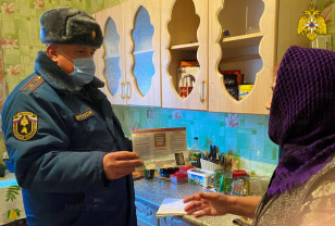 Многодетным семьям Монастырщинского района установили пожарные извещатели