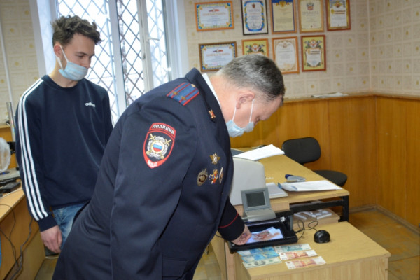 В Смоленске сотрудники экспертно-криминалистического центра УМВД провели экскурсию для студентов