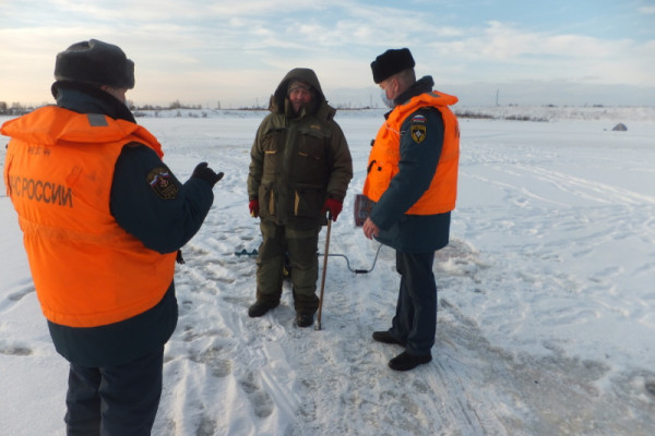 МЧС сообщает о толщине льда на водоемах Смоленской области на 17 декабря