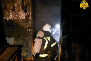В городе Сафоново произошел пожар в заброшенной квартире