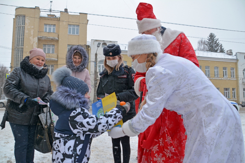 В Смоленске началась новогодняя акция «Полицейский Дед Мороз»