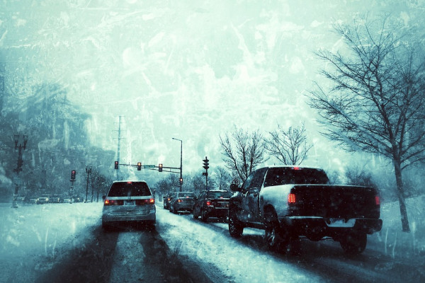 Как вести себя на автотрассе в сильные морозы
