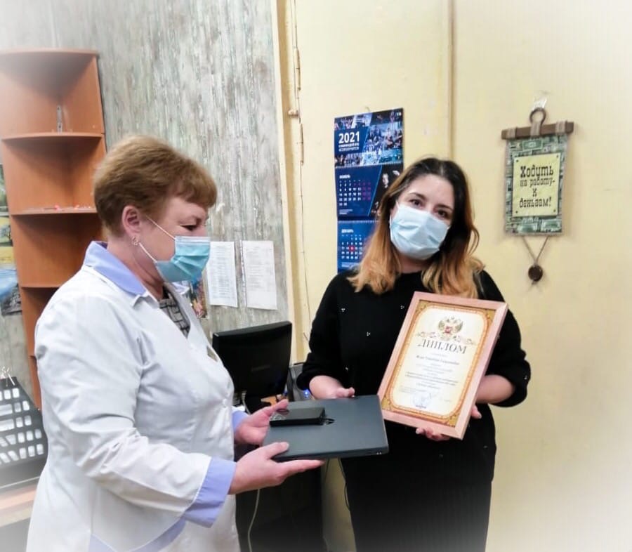 Лучшие медсестры и фельдшеры Смоленской области получили награды