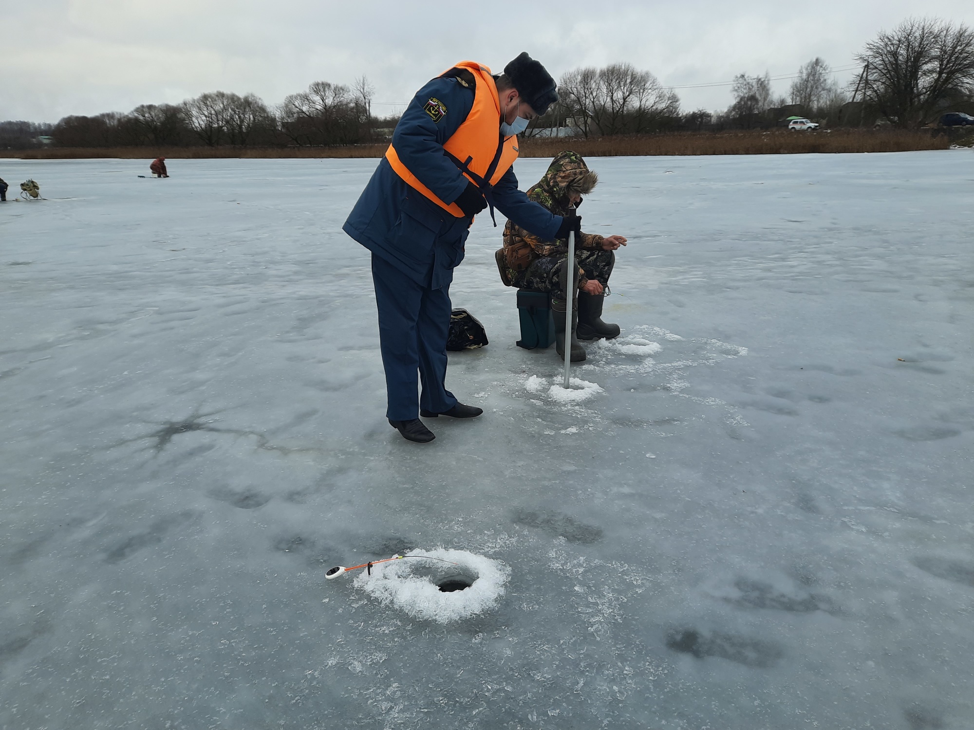 МЧС сообщает о толщине льда на водоемах Смоленской области на 22 декабря