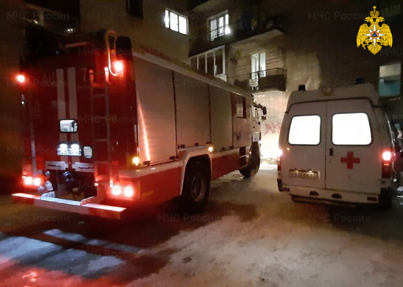 За сутки в Смоленске спасатели дважды тушили возгорания в подвалах