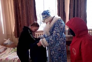 Единороссы навестили малообеспеченные семьи из районов Смоленской области