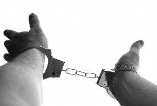 Полицейские задержали смолянина, находившегося в розыске по подозрению в совершении грабежа