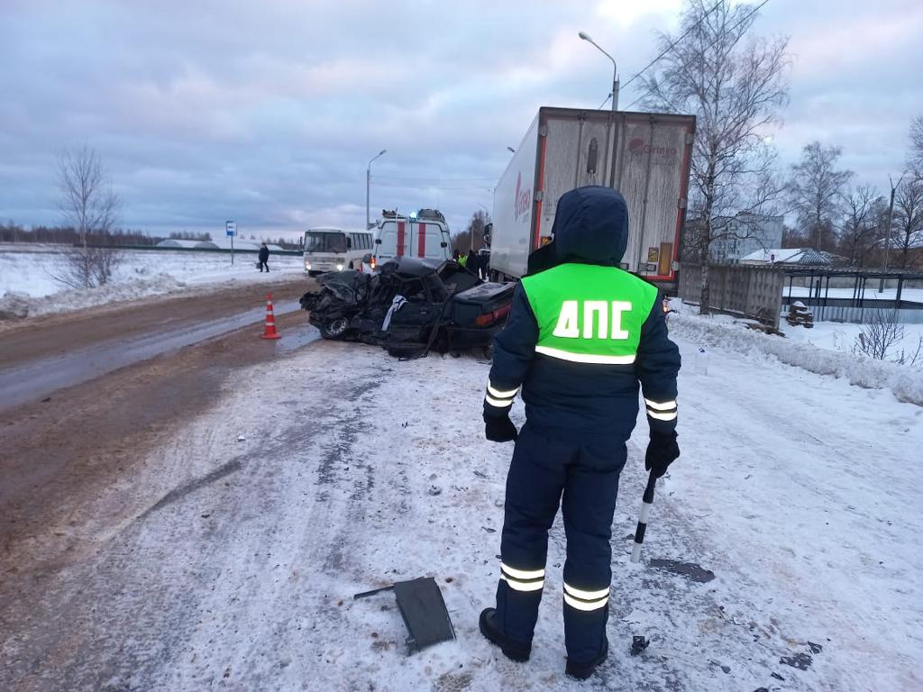 В ДТП на дороге «Ольша-Гнездово» в Смоленской области погибли два человека