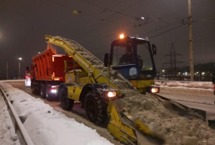 За сутки с главных улиц города Смоленска вывезли 610 кубометров снега 