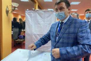 Игорь Ляхов переизбран секретарем Смоленского реготделения «Единой России»