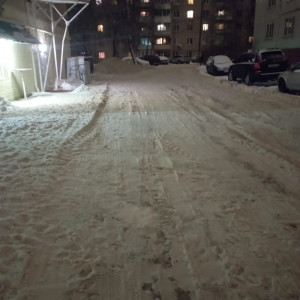 В Смоленске продолжается полномасштабная уборка улично-дорожной сети от снега 