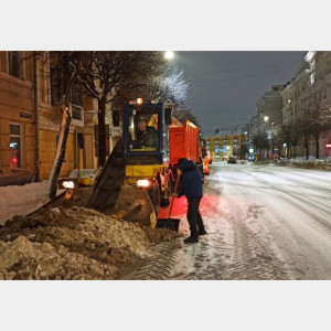 За минувшие сутки с улиц Смоленска вывезли 505 кубометров снега
